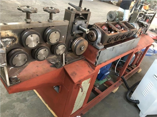 स्वचालित ग्रेड स्वचालित के साथ 5-12 मिमी कॉइल स्टील बार सीधा और काटने की मशीन