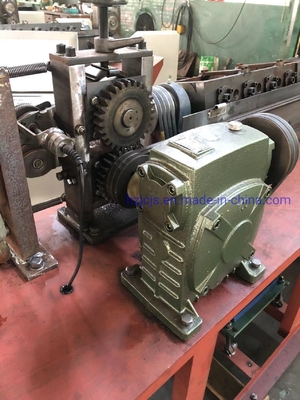 380V पर तेज 5-12 मिमी कॉइल स्टील बार के लिए घूर्णन विरोधी झुकने और सीधा मशीन
